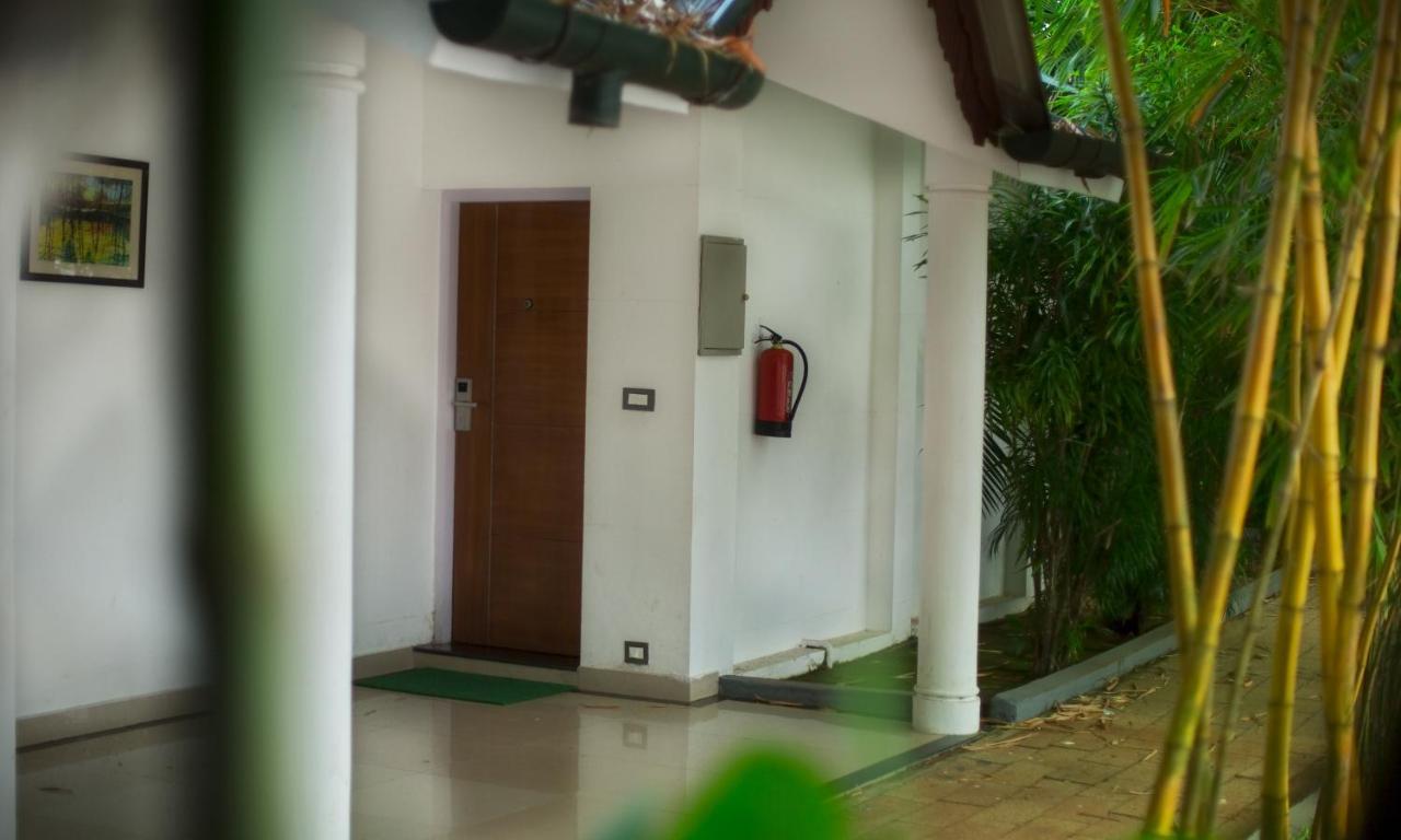 Contour Backwaters Hotel Resort & Convention Centre Rāmankari Exterior foto